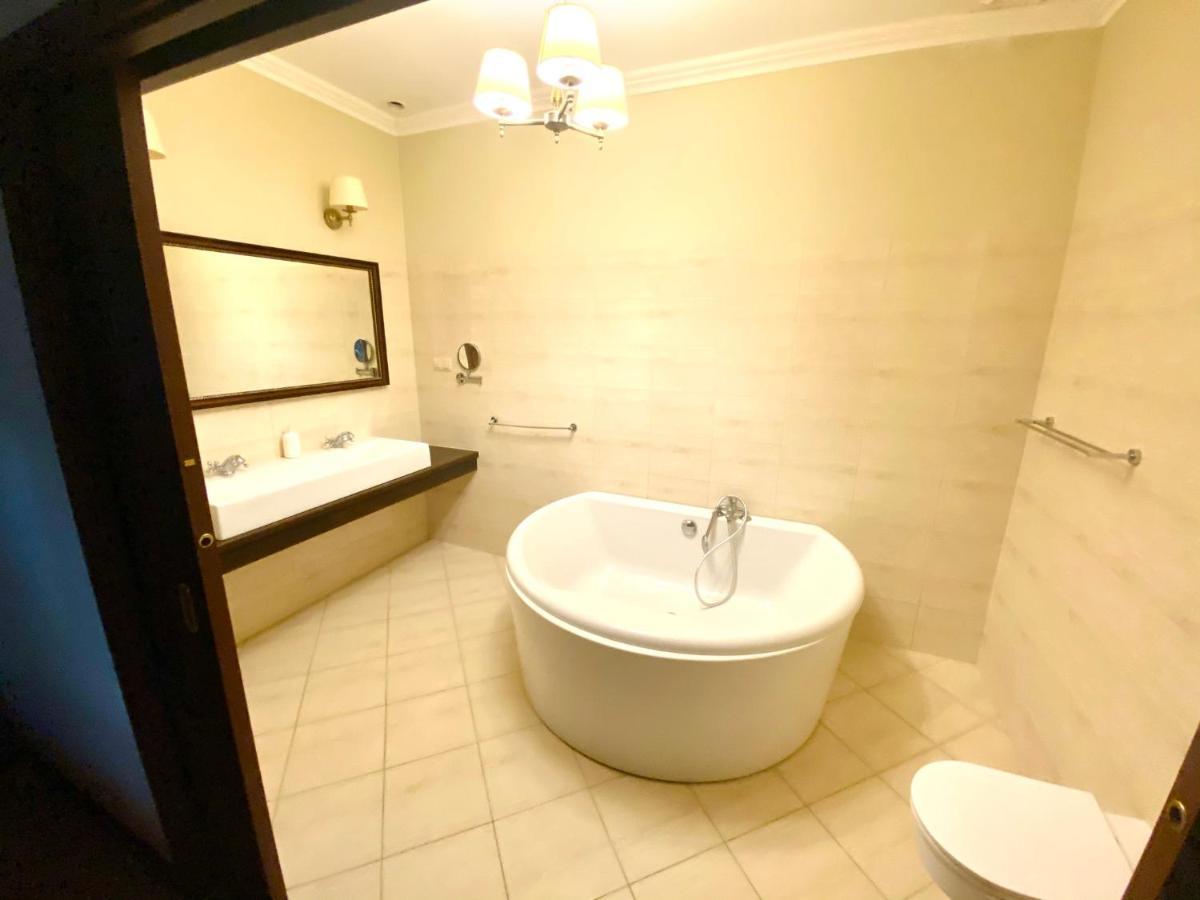 Przy Debach Hotel Stargard Szczeciński Buitenkant foto